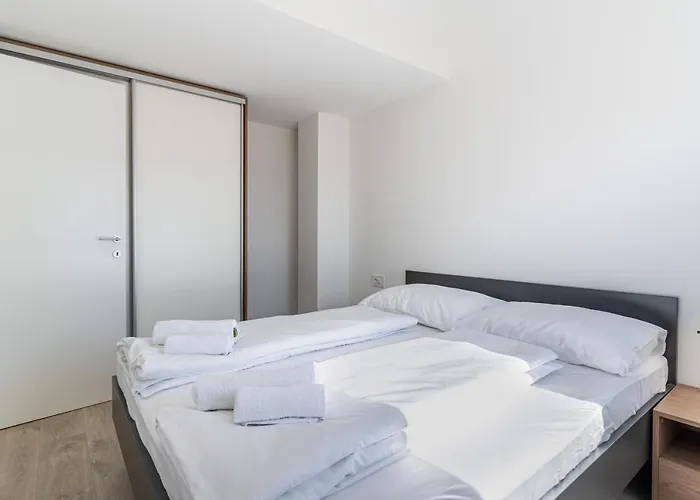 Sunrise Apartment Cres